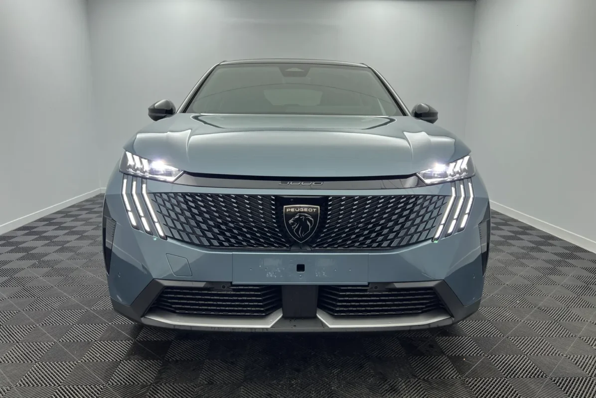PEUGEOT 3008 GT Hybrid 145 e-DCS6 - Image 22