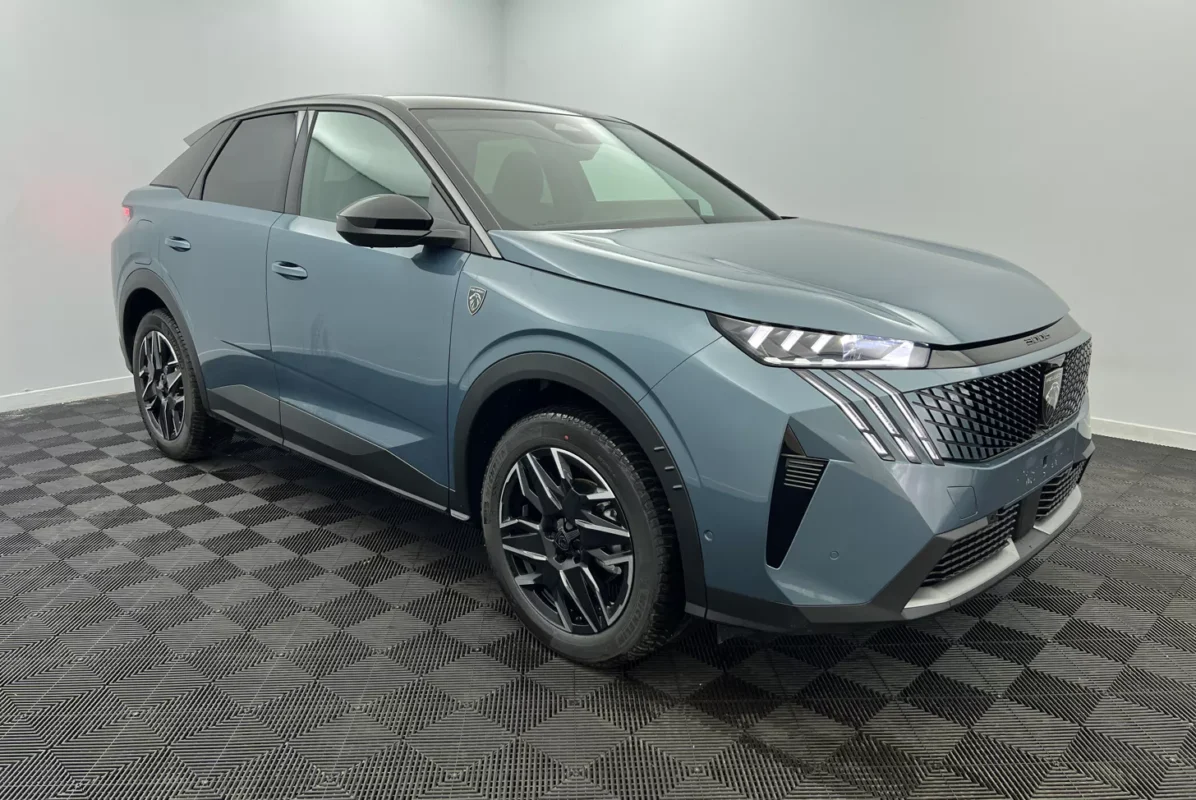 PEUGEOT 3008 GT Hybrid 145 e-DCS6 - Image 21