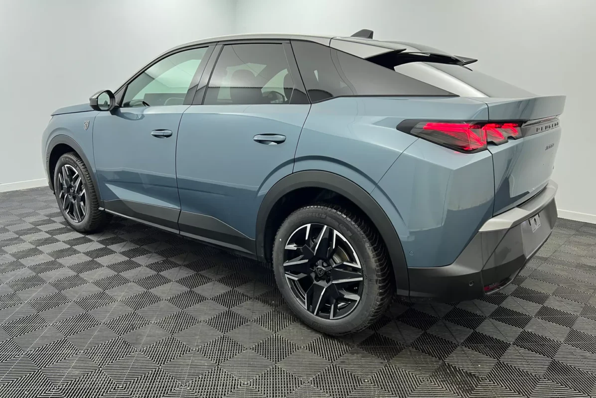 PEUGEOT 3008 GT Hybrid 145 e-DCS6 - Image 20