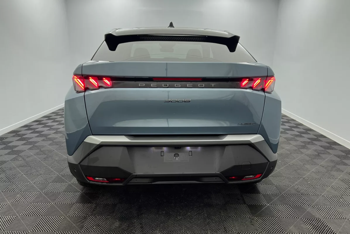 PEUGEOT 3008 GT Hybrid 145 e-DCS6 - Image 19
