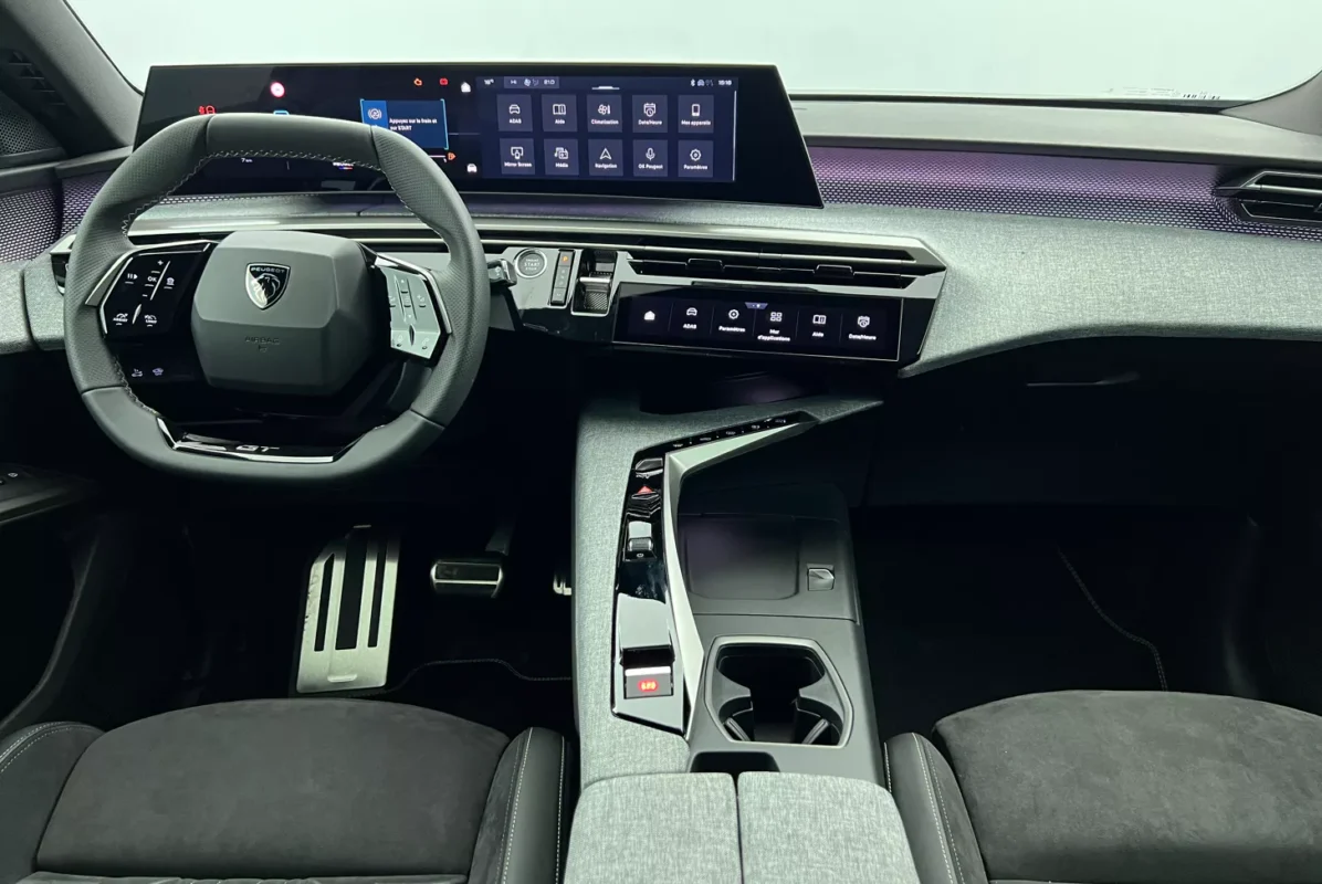 PEUGEOT 3008 GT Hybrid 145 e-DCS6 - Image 16