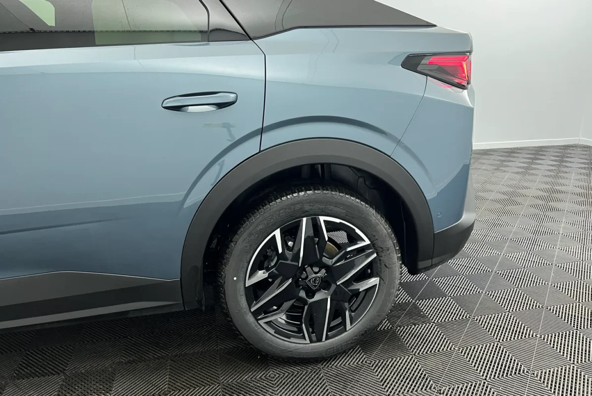 PEUGEOT 3008 GT Hybrid 145 e-DCS6 - Image 5