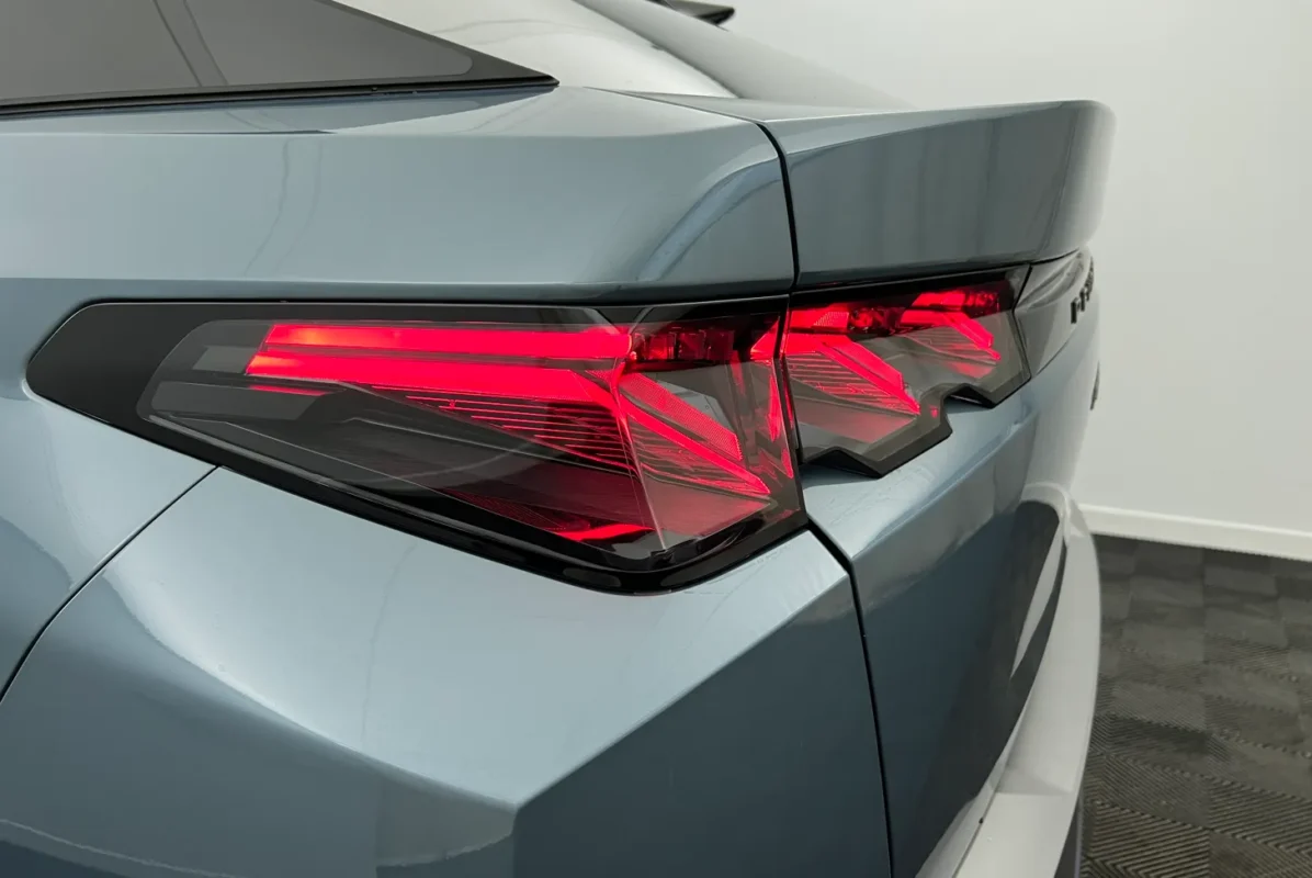 PEUGEOT 3008 GT Hybrid 145 e-DCS6 - Image 4