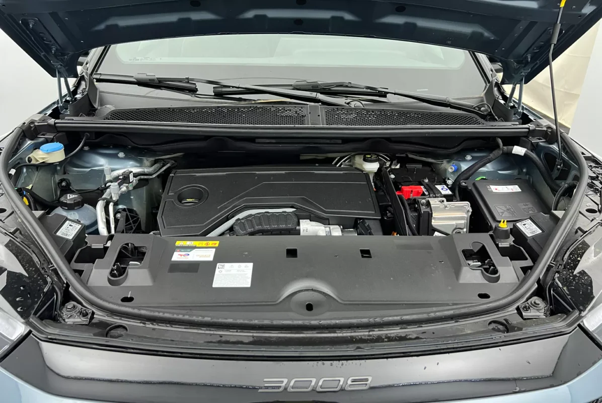 PEUGEOT 3008 GT Hybrid 145 e-DCS6 - Image 2
