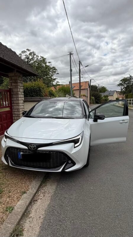 TOYOTA COROLLA GR SPORT 1.8 Hybride 140 ch - Image 1