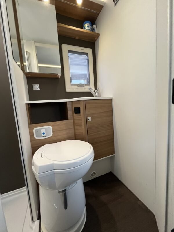 ADRIA CORAL XL A 670 DK - Image 19