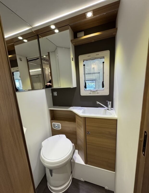 ADRIA MATRIX M 670SL SUPREME - Image 13