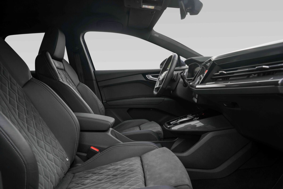 AUDI Q4 E-TRON 40 S LINE BUSINESS - Image 12