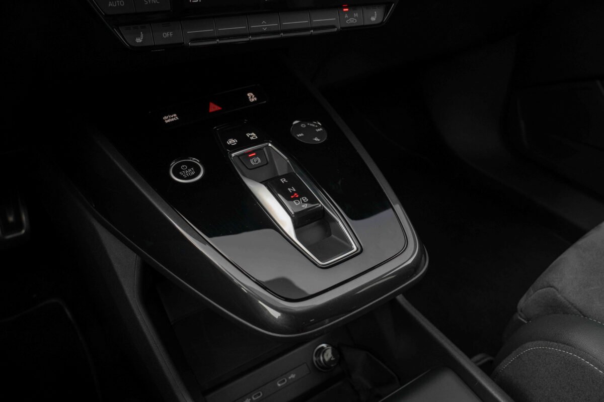 AUDI Q4 E-TRON 40 S LINE BUSINESS - Image 16