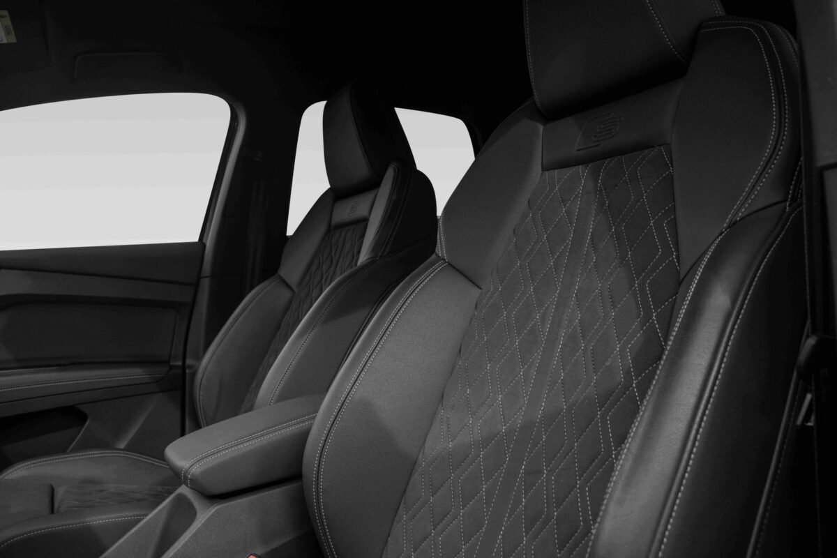 AUDI Q4 E-TRON 40 S LINE BUSINESS - Image 17