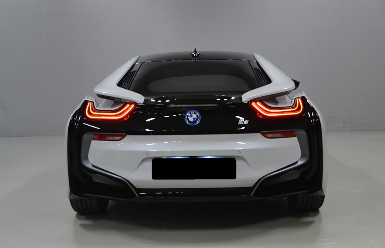 BMW i8 I (I12) 374CH - Image 10