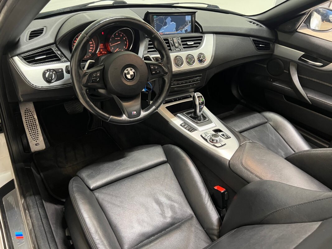 BMW Z4 ROADSTER II SDRIVE18i M SPORT - Image 17