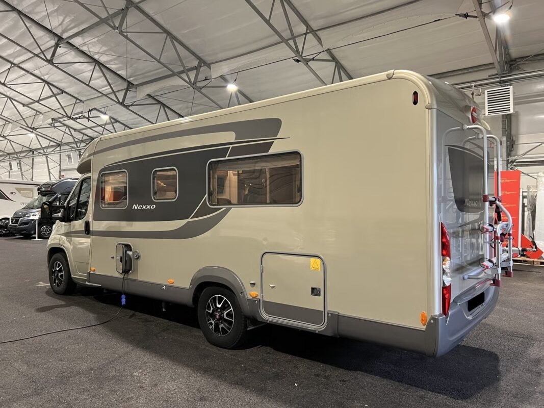 BÜRSTNER NEXXO T720 - Image 3