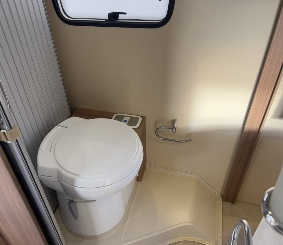 CHALLENGER GRAPHITE 388 EB - Image 15