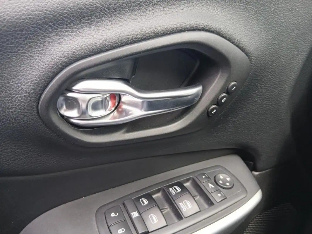 JEEP CHEROKEE 2.2 MULTIJET 200 CH OVERLAND - Image 6