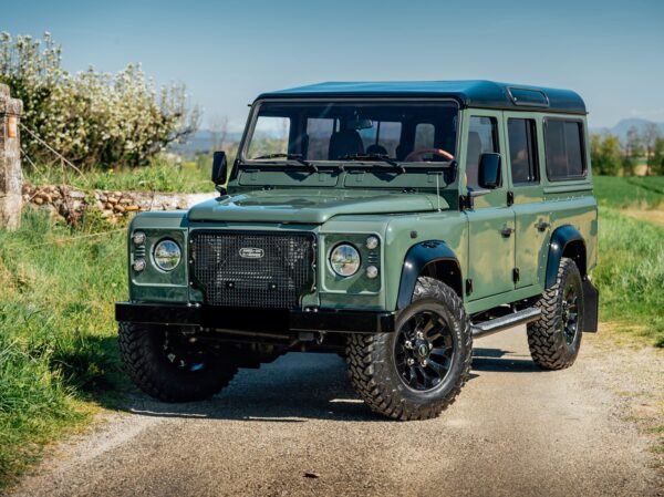 LAND ROVER DEFENDER 110 STATION WAGON TD5 SW 9 PLACES