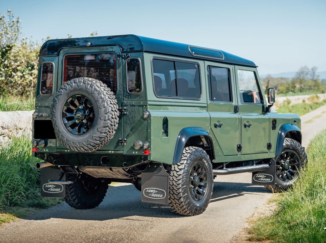 LAND ROVER DEFENDER 110 STATION WAGON TD5 SW 9 PLACES - Image 4