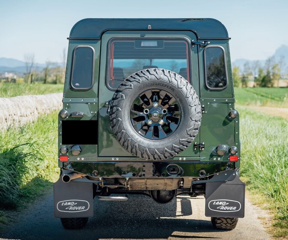 LAND ROVER DEFENDER 110 STATION WAGON TD5 SW 9 PLACES - Image 5