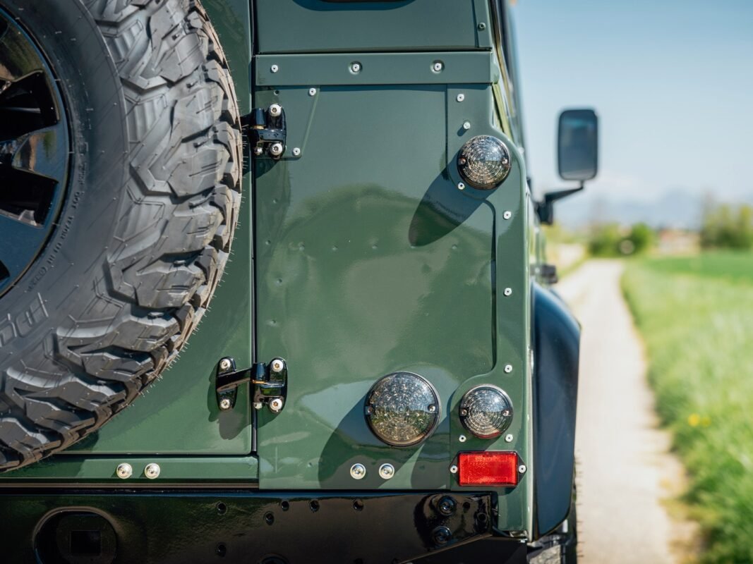 LAND ROVER DEFENDER 110 STATION WAGON TD5 SW 9 PLACES - Image 6