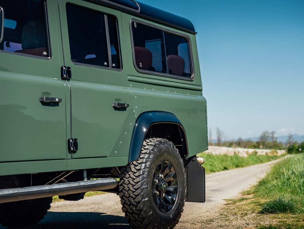 LAND ROVER DEFENDER 110 STATION WAGON TD5 SW 9 PLACES - Image 7