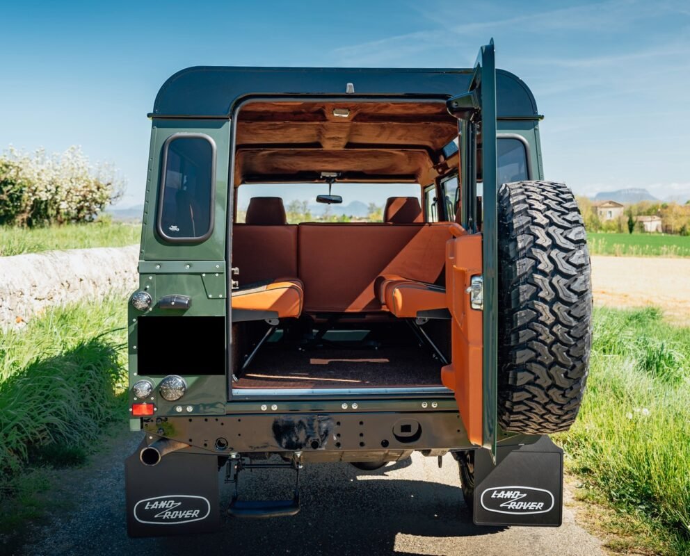 LAND ROVER DEFENDER 110 STATION WAGON TD5 SW 9 PLACES - Image 8