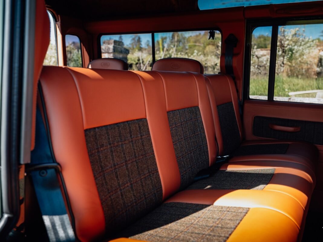 LAND ROVER DEFENDER 110 STATION WAGON TD5 SW 9 PLACES - Image 14