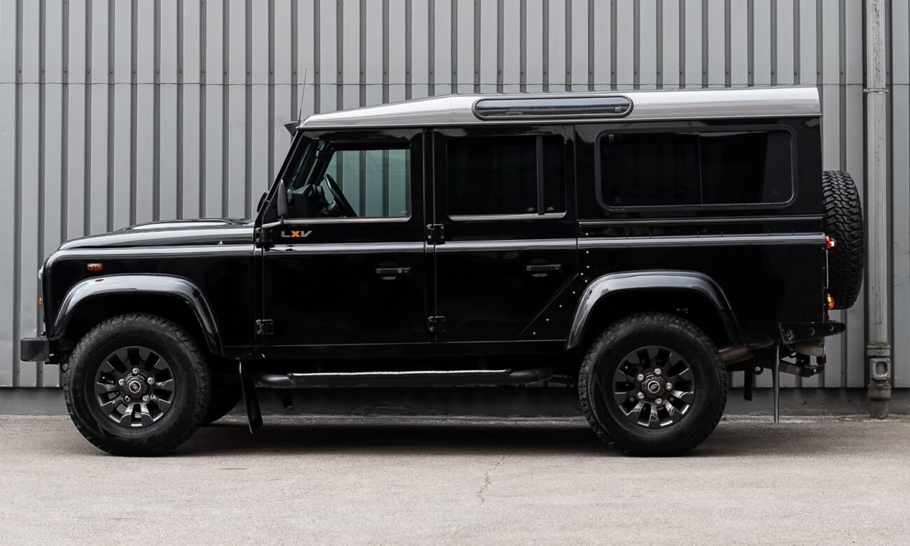 LAND ROVER DEFENDER II 110 PICK UP LXV 2.2 65EME ANNIVERSAIRE - Image 2