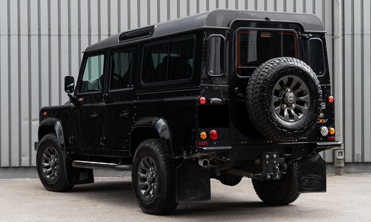 LAND ROVER DEFENDER II 110 PICK UP LXV 2.2 65EME ANNIVERSAIRE - Image 3