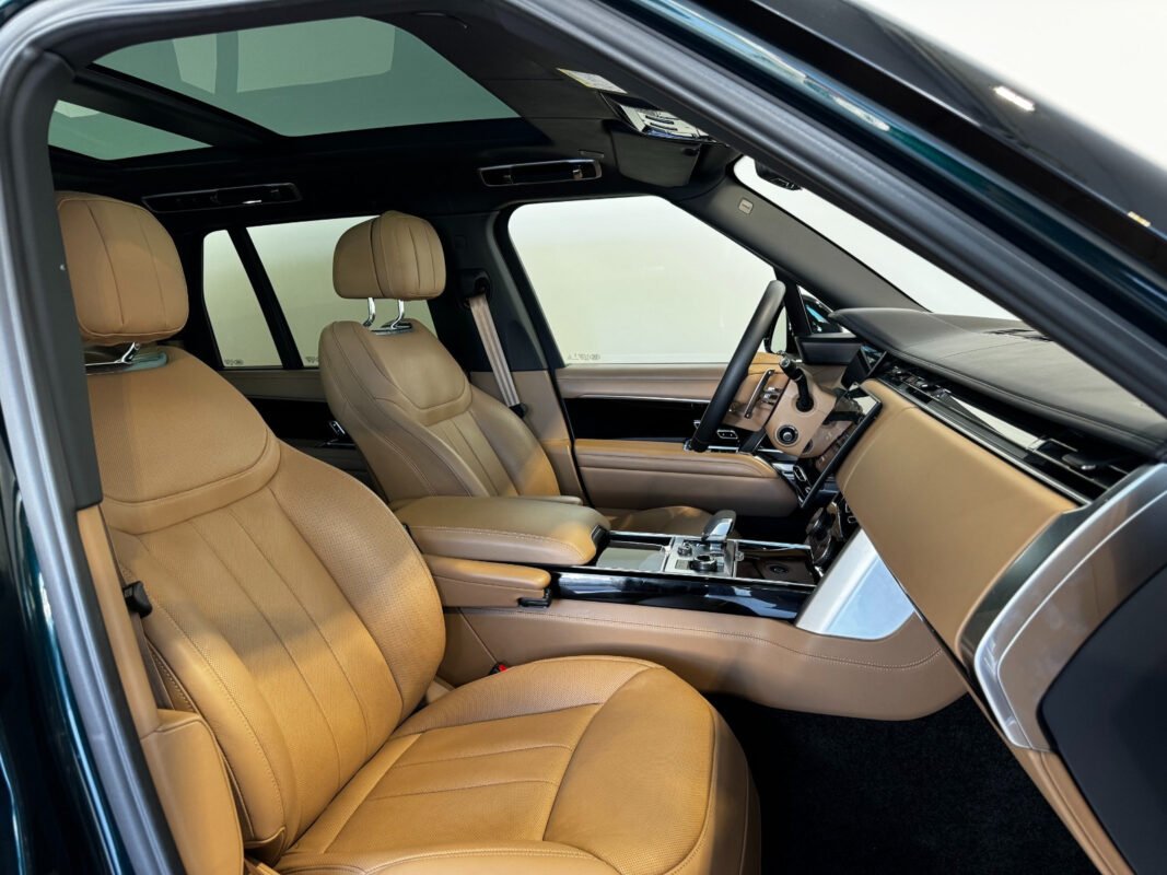 LAND ROVER RANGE ROVER D350 AUTOBIOGRAPHIE SVO - Image 13