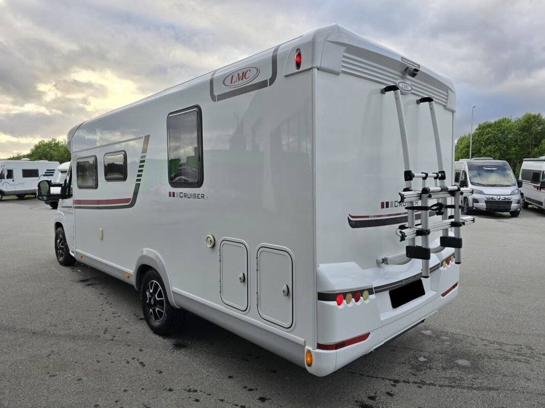 LMC CRUISER T 722 - Image 2