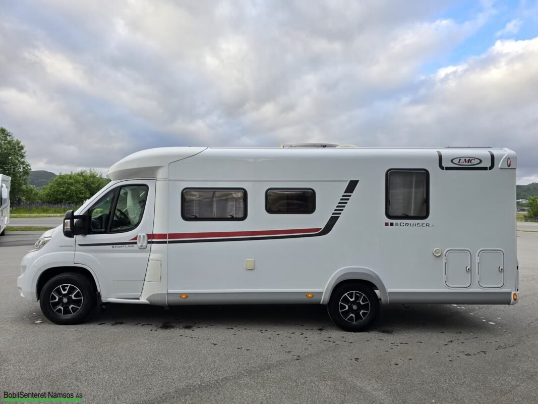 LMC CRUISER T 722 - Image 4