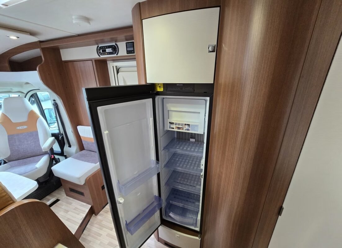 LMC CRUISER T 722 - Image 15