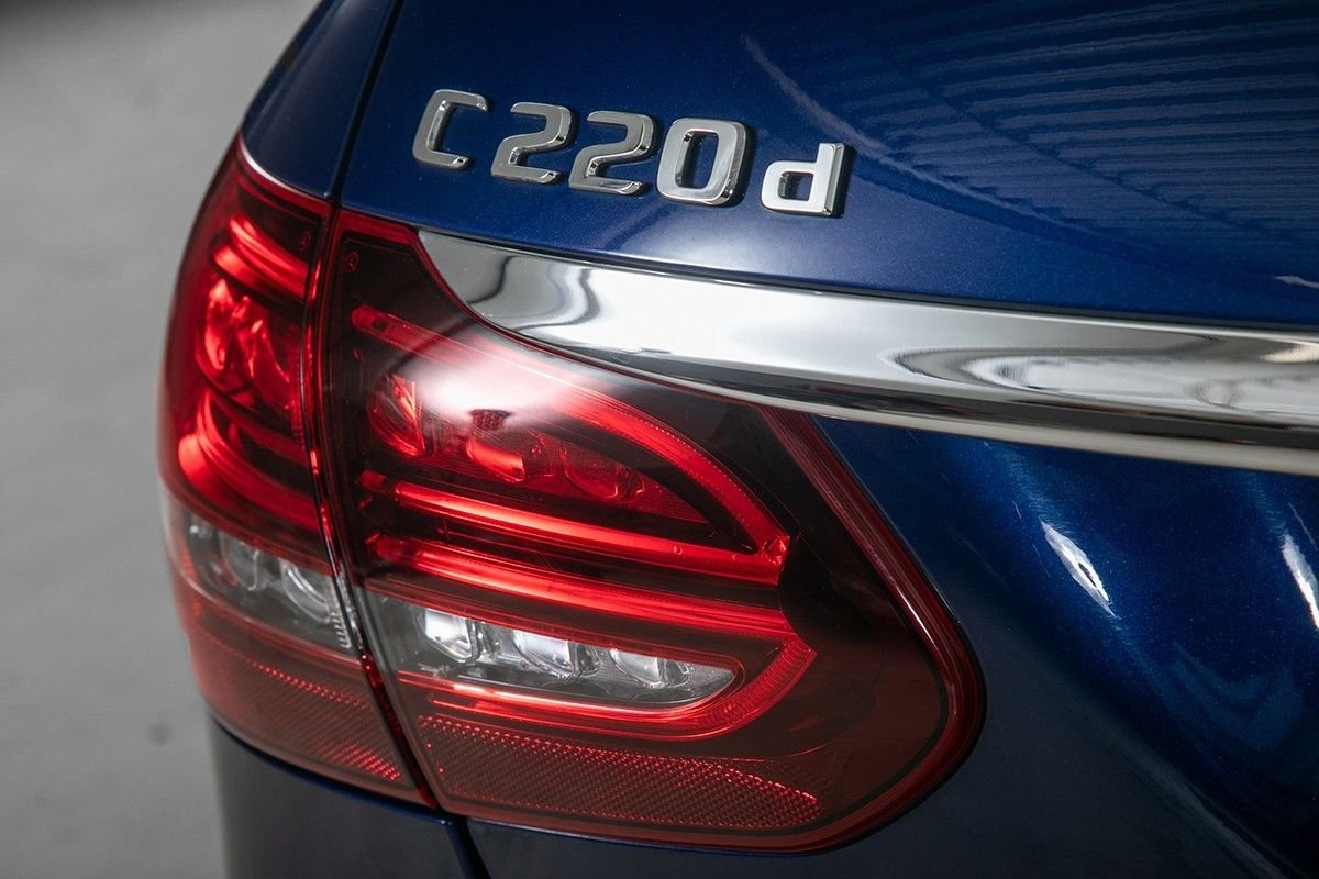 MERCEDES-BENZ CLASSE C IV 220 D 194 CH AMG LINE 4MATIC 9G-TRONIC - Image 11