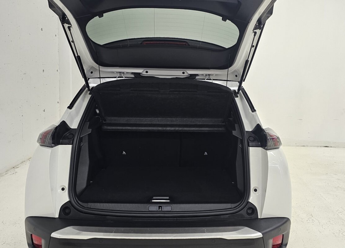 PEUGEOT 2008 II E-2008 136 CH GT LINE - Image 16
