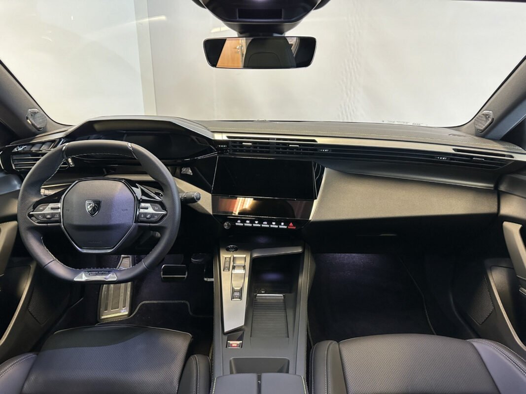 PEUGEOT 408 PLUG-IN HYBRID GT E-EAT8 - Image 19