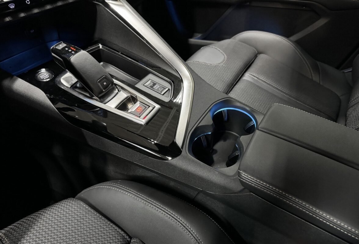 PEUGEOT 5008 II 1.5 BLUEHDI 130CH S&S GT PACK EAT8 - Image 17