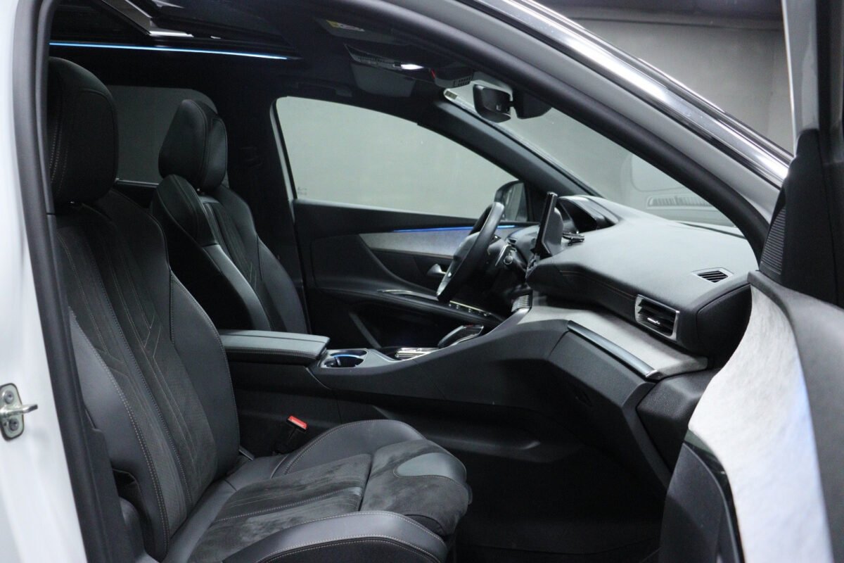 PEUGEOT 5008 II 2.0 BLUEHDI 180 S&S GT PACK EAT8 - Image 13
