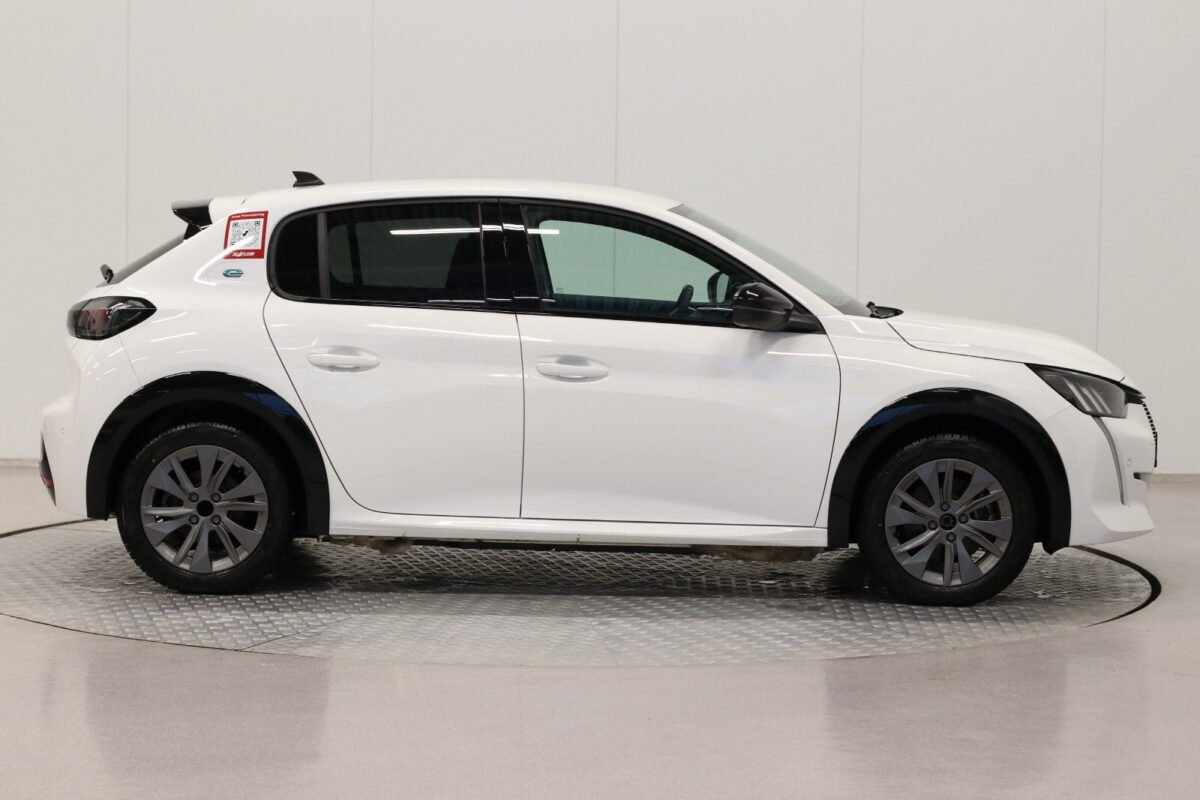 PEUGEOT E-208 136CH GT - Image 2
