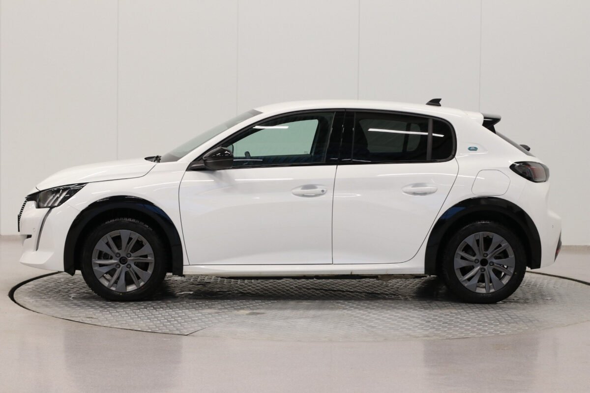 PEUGEOT E-208 136CH GT - Image 7
