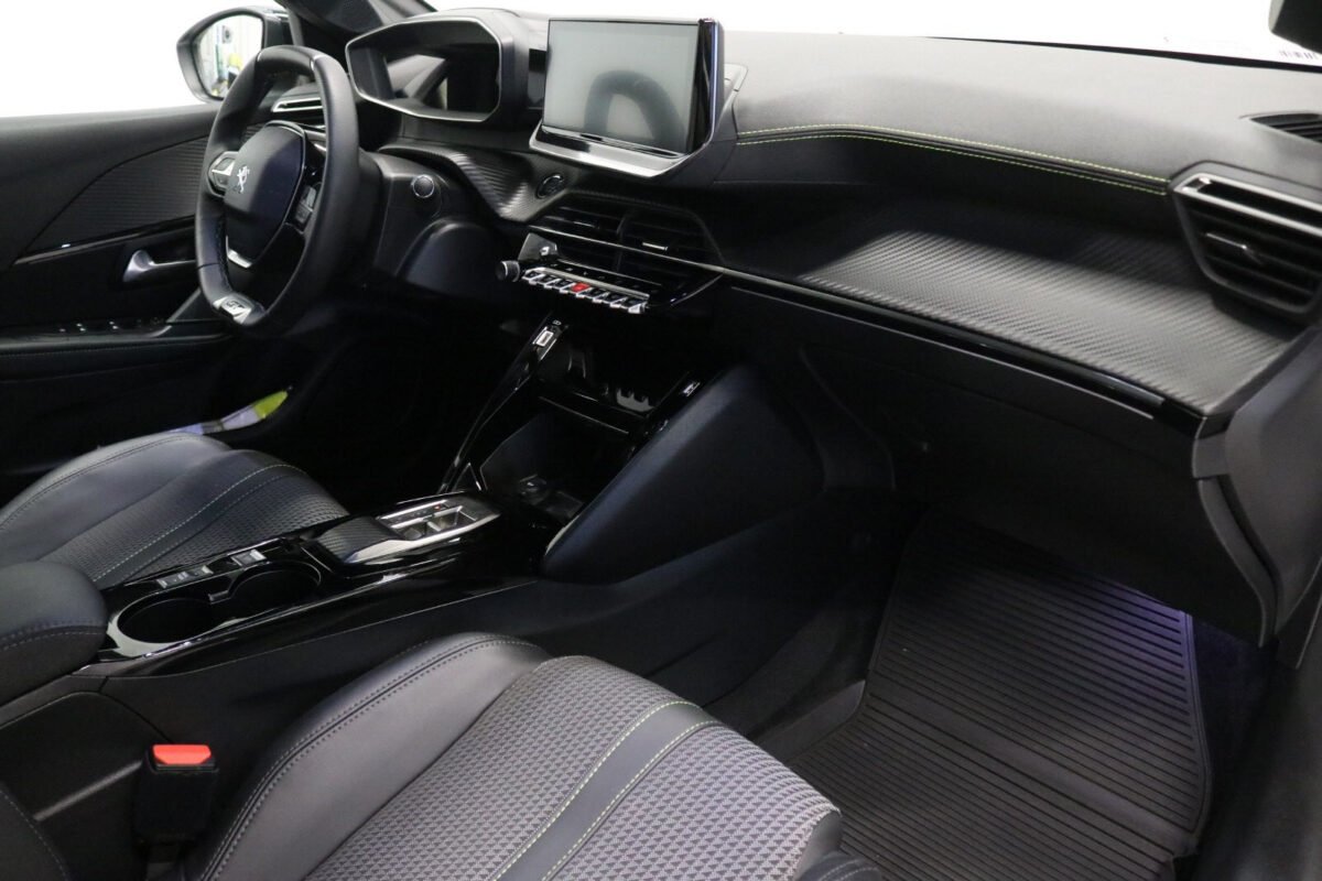 PEUGEOT E-208 136CH GT - Image 14