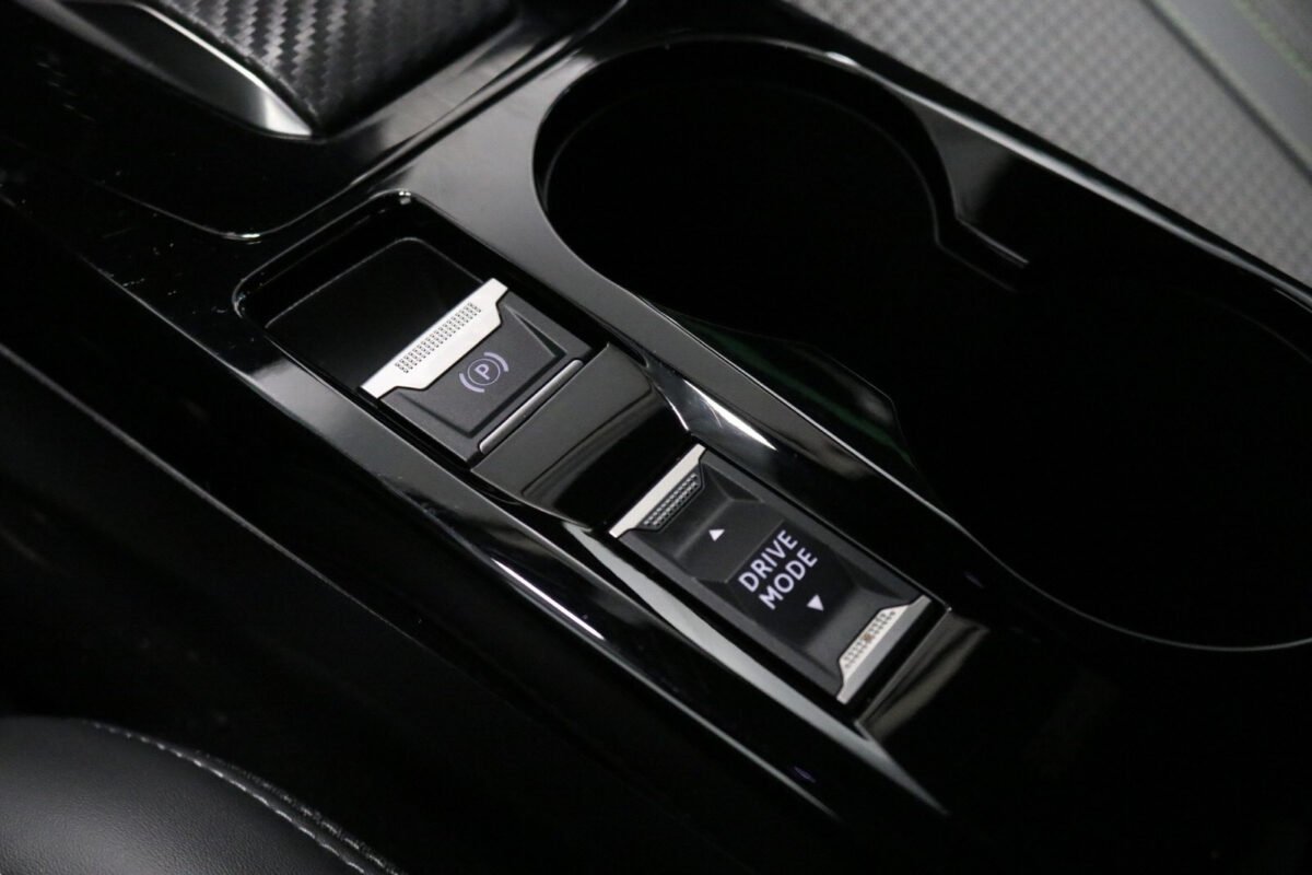 PEUGEOT E-208 136CH GT - Image 19