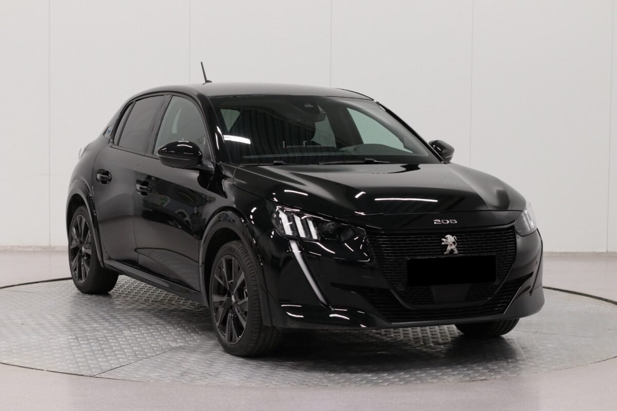 PEUGEOT E-208 136CH GT - Image 1