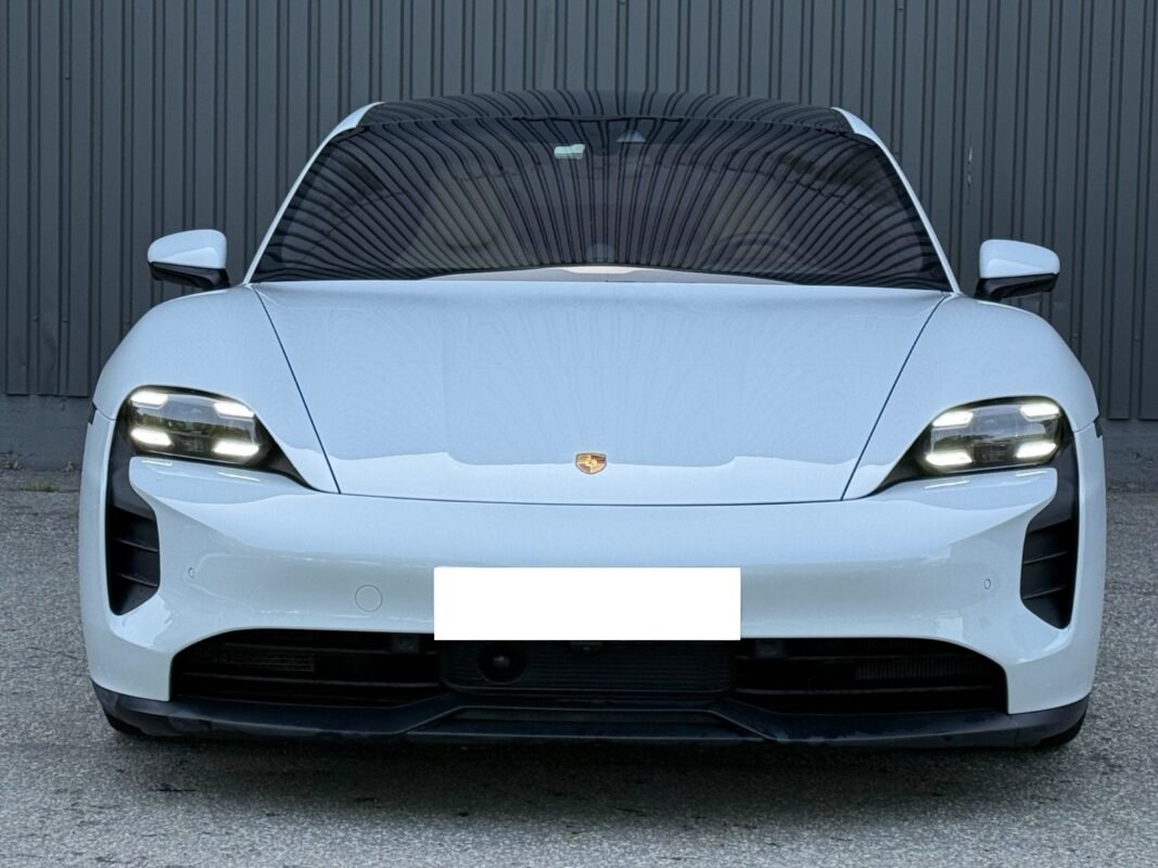 PORSCHE TAYCAN 4S PERFORMANCE PLUS - Image 3