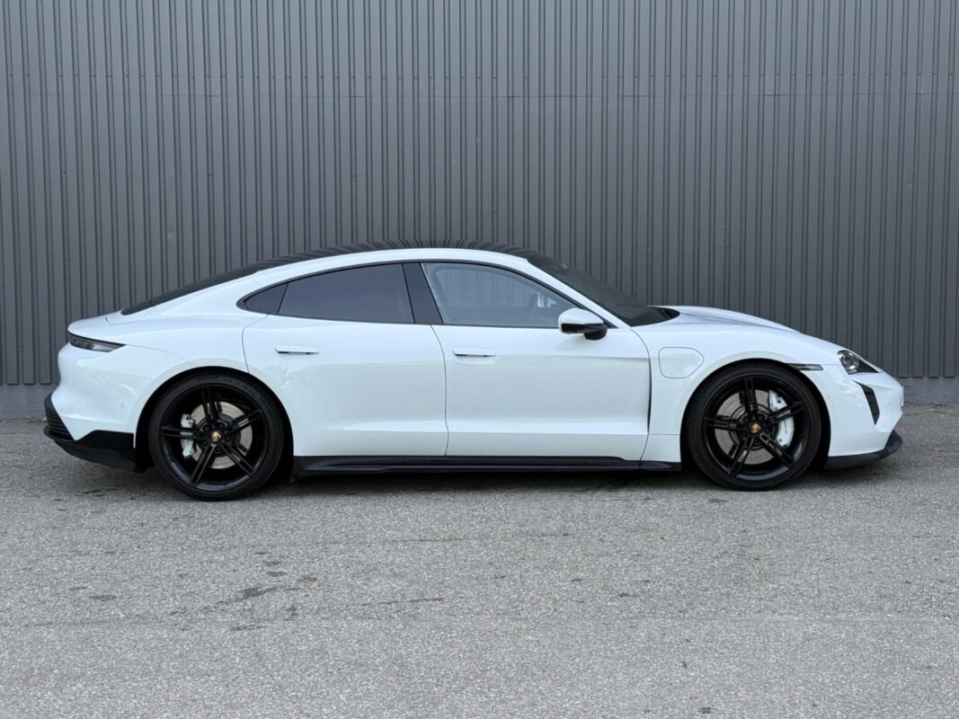 PORSCHE TAYCAN 4S PERFORMANCE PLUS - Image 6