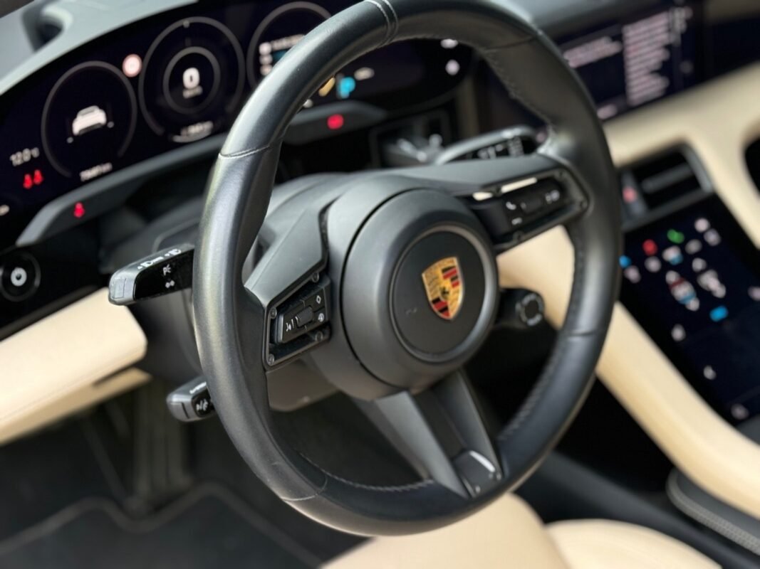 PORSCHE TAYCAN 4S PERFORMANCE PLUS - Image 8