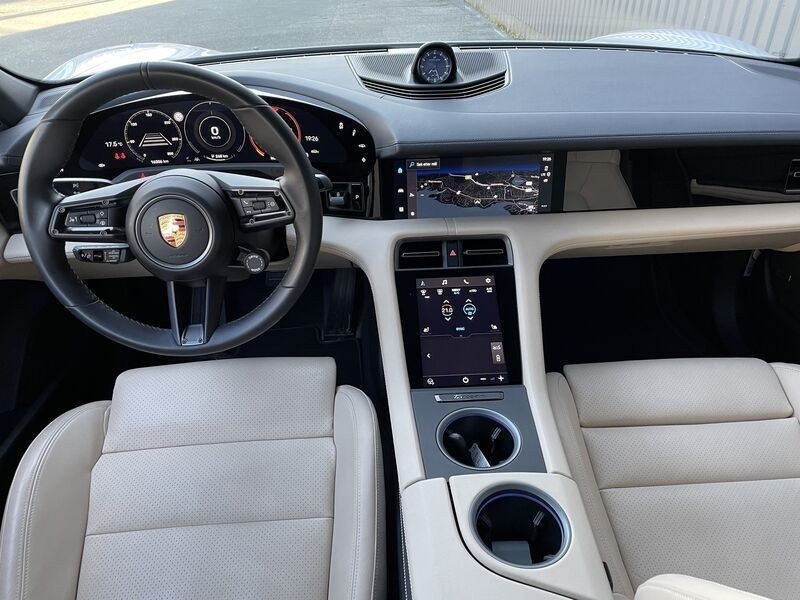 PORSCHE TAYCAN 4S PERFORMANCE PLUS - Image 14