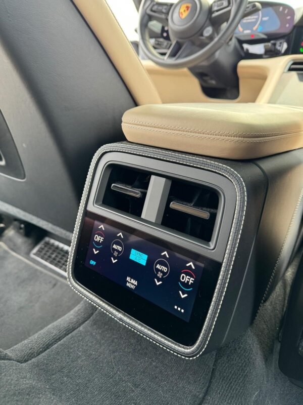 PORSCHE TAYCAN 4S PERFORMANCE PLUS - Image 18