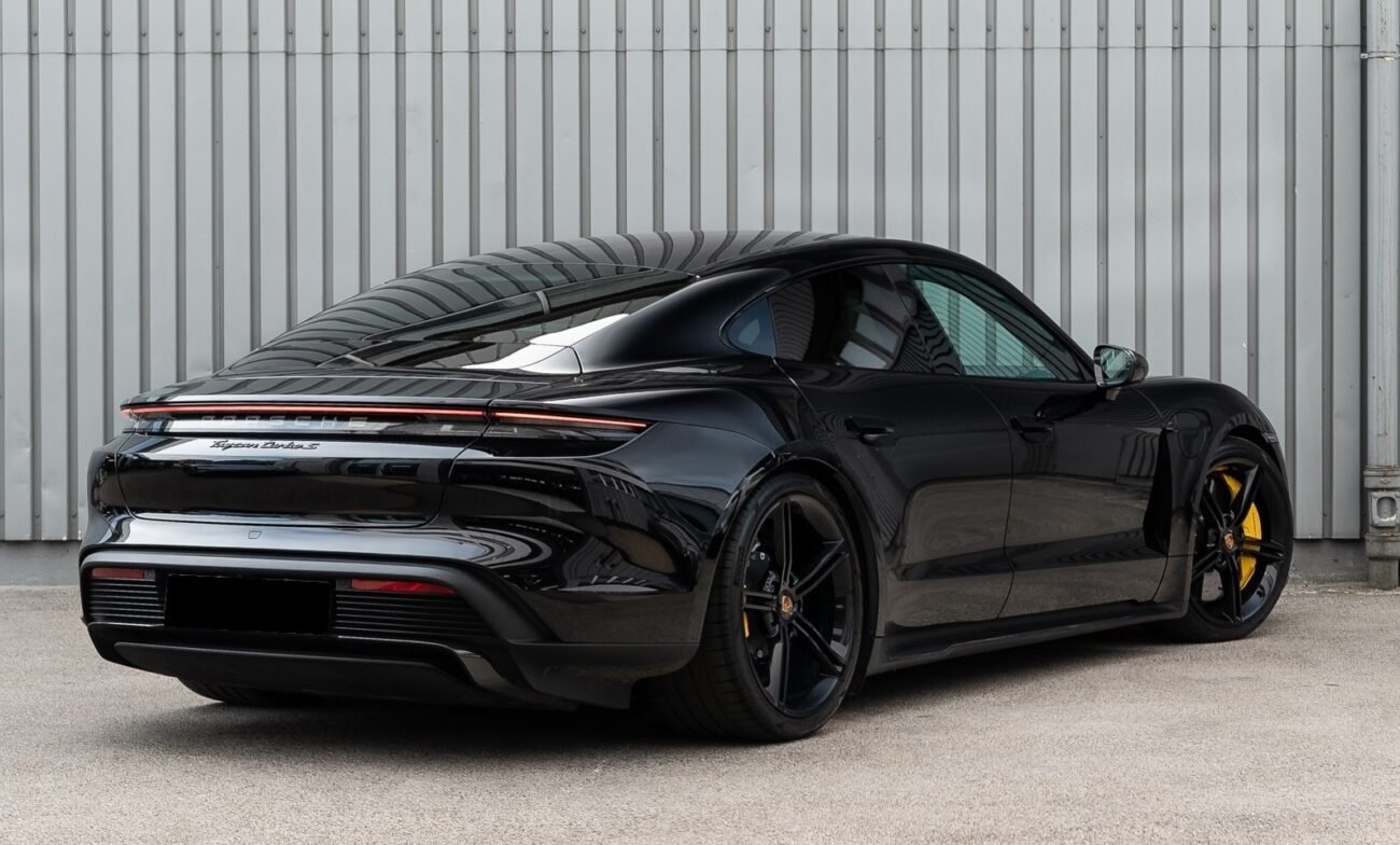 PORSCHE TAYCAN TURBO S - Image 3