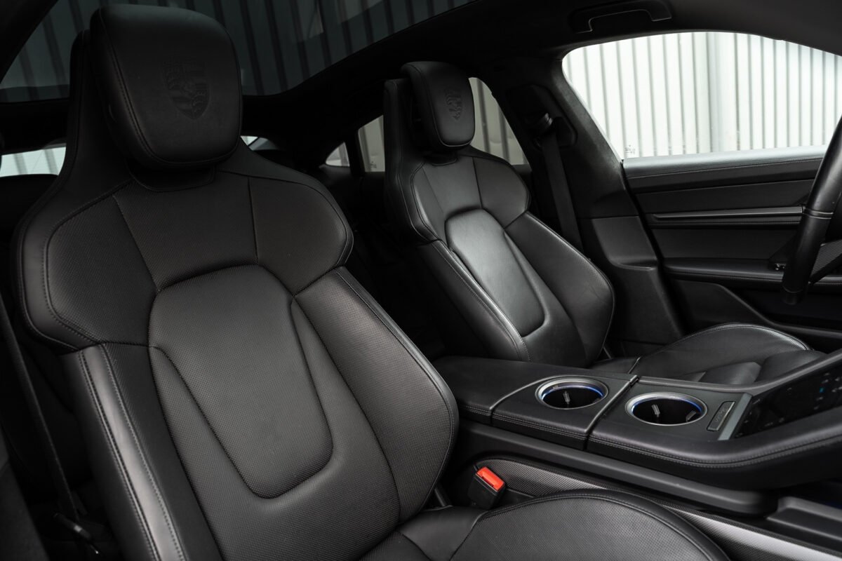 PORSCHE TAYCAN TURBO S - Image 10