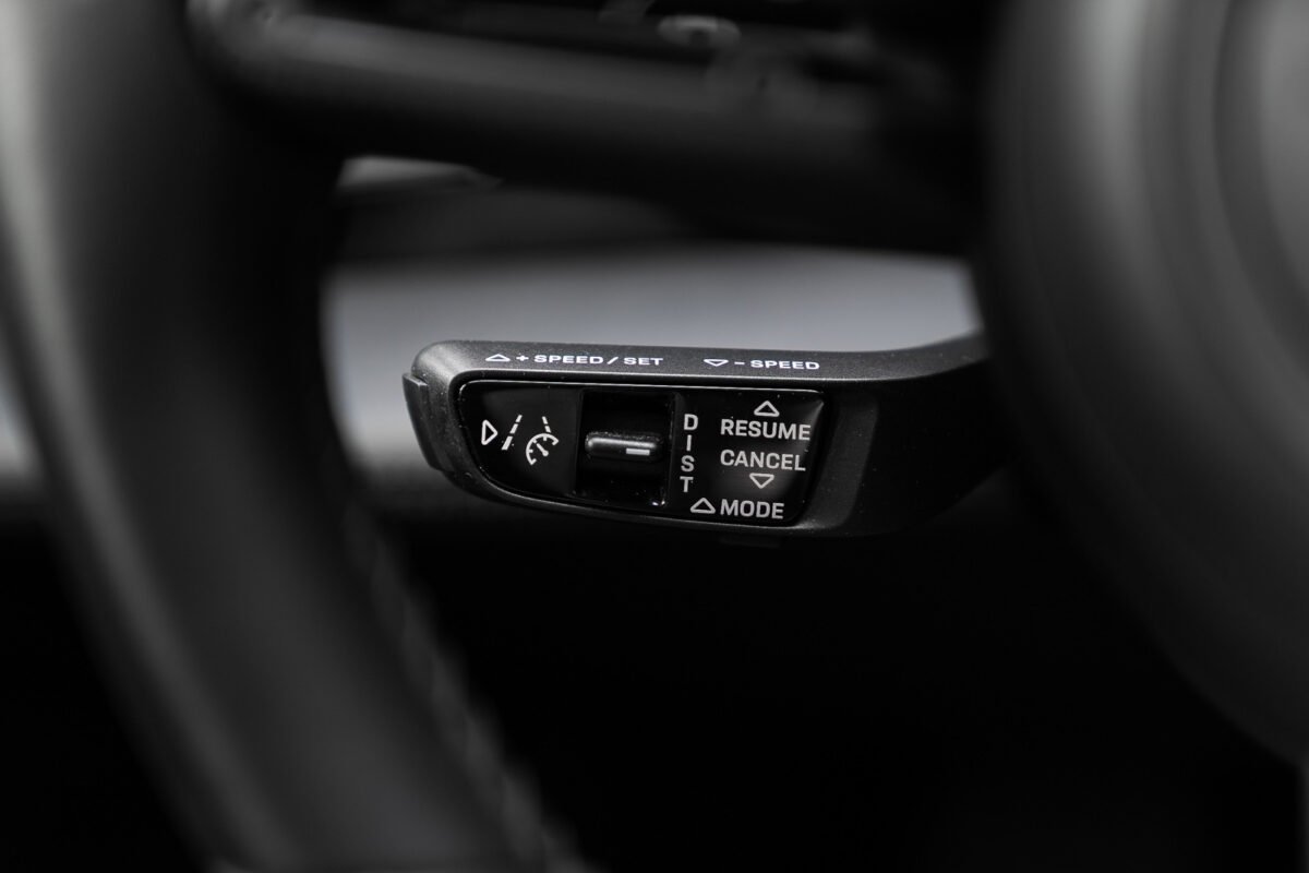 PORSCHE TAYCAN TURBO S - Image 15
